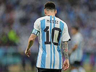 Messi should move to a defensi...